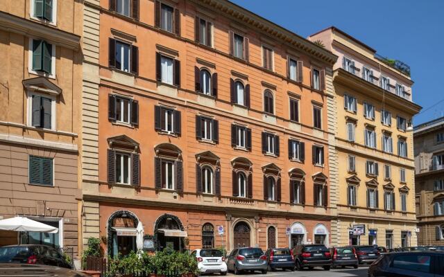 Porta Castello Suites