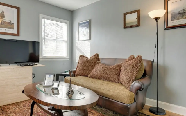 Renovated Charlotte Bungalow - 3 Mi to Downtown!