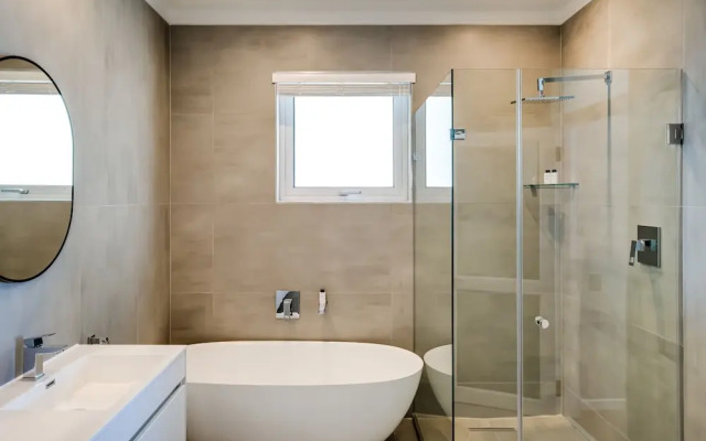 Private Pool Tranquility at Ocean Penthouse Retreat