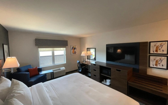 Comfort Inn & Suites