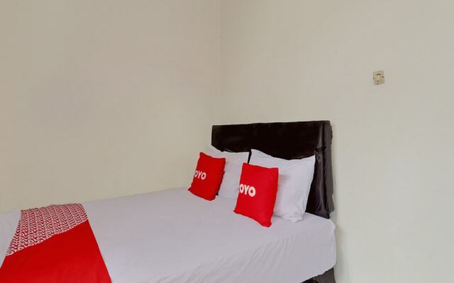 OYO Life 92685 Kost Arimbi