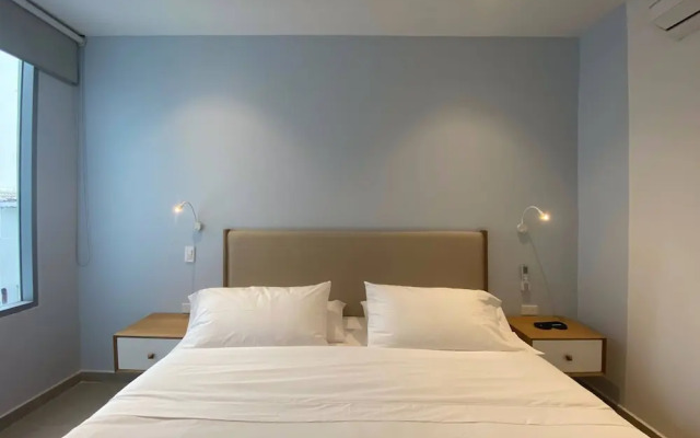 w Elegant 2BR w Majestic Terrace in CTG