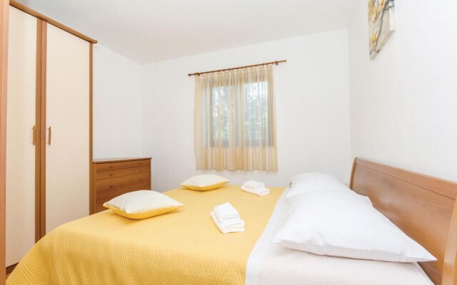 Awesome Home in Solin with WiFi, 8 Bedrooms & Hot Tub