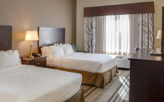 Holiday Inn Express & Suites Nevada by IHG