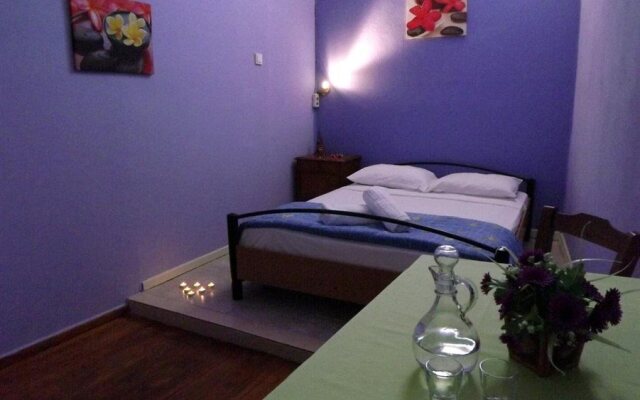 Morfea's Nest Rooms & Studios