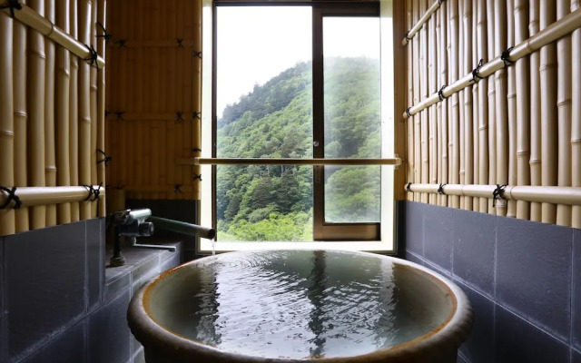 Shigakogen Milky Hot Spring Keikokunoyu