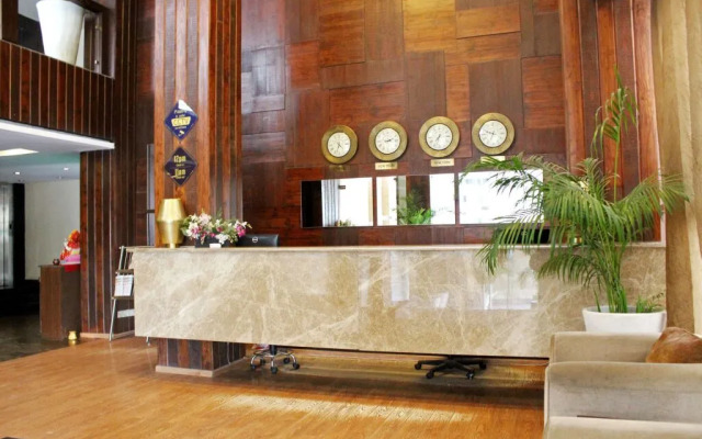OYO 10968 Hotel Almati 1