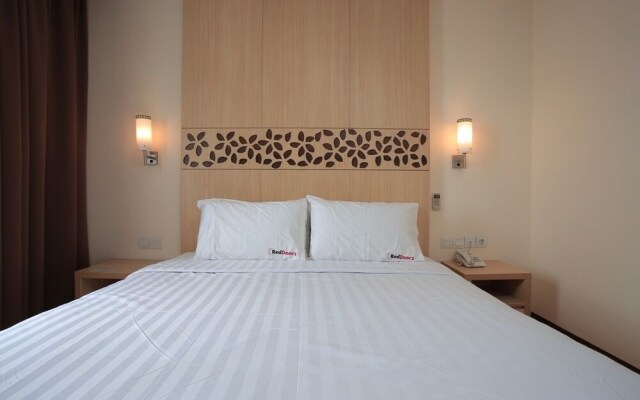 RedDoorz Premium @ Karang Tenget Tuban