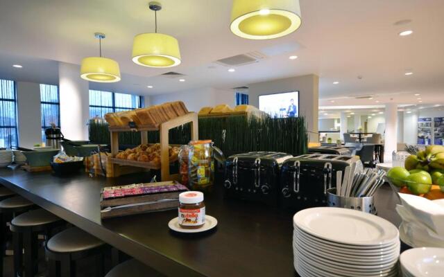 Holiday Inn Express Leigh - Sports Village by IHG