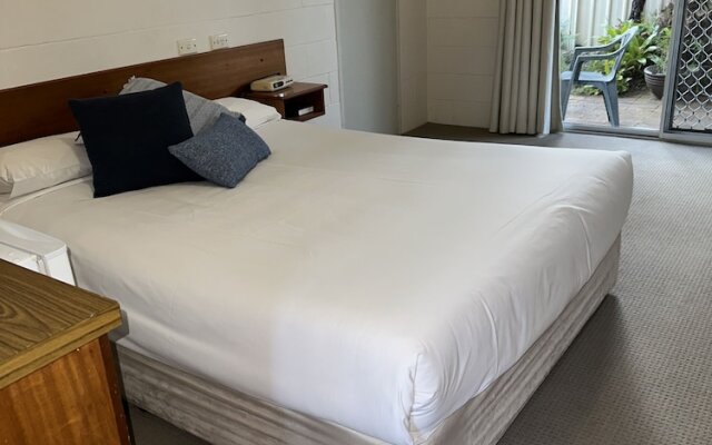 Corlette Palms Motor Inn