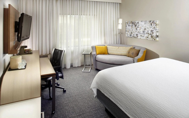 Courtyard by Marriott Detroit Brighton
