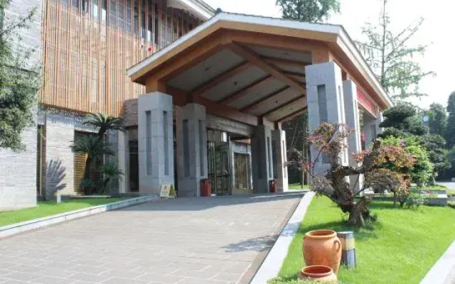 Huifeng Hotel