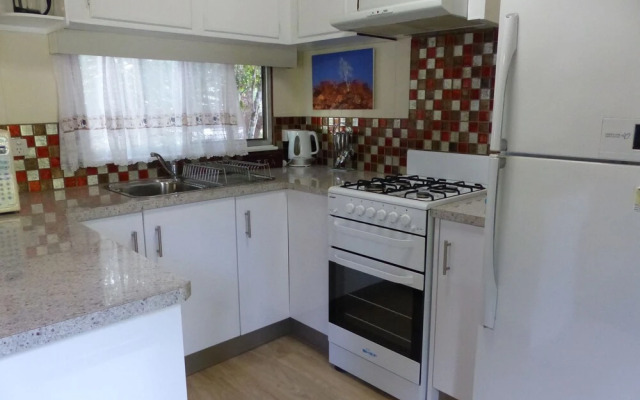 Lake Eacham Tourist Park & Self Contained Cabins