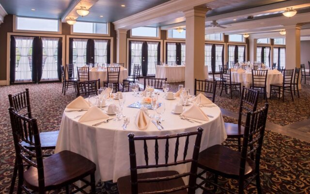 Niagara Crossing Hotel & Spa