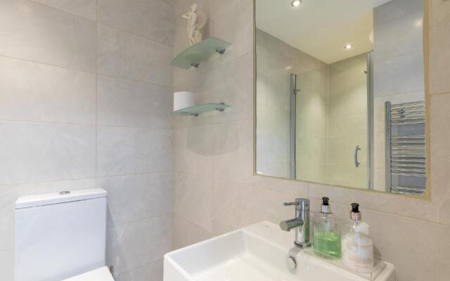 Edinburgh Castle Suite - The Edinburgh Address