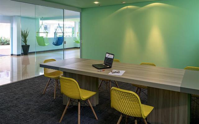 Golden Tower Maurílio Biagi