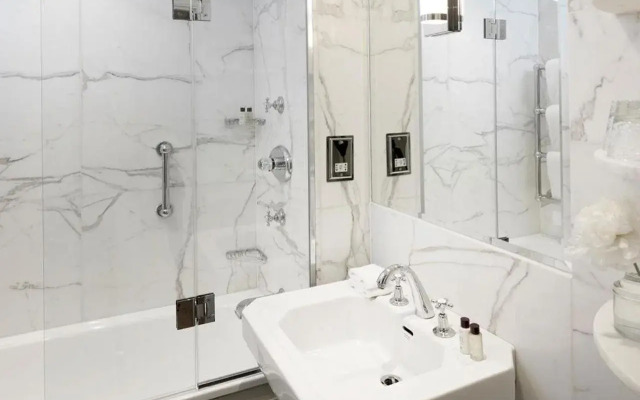 The Athenaeum Hotel & Residences