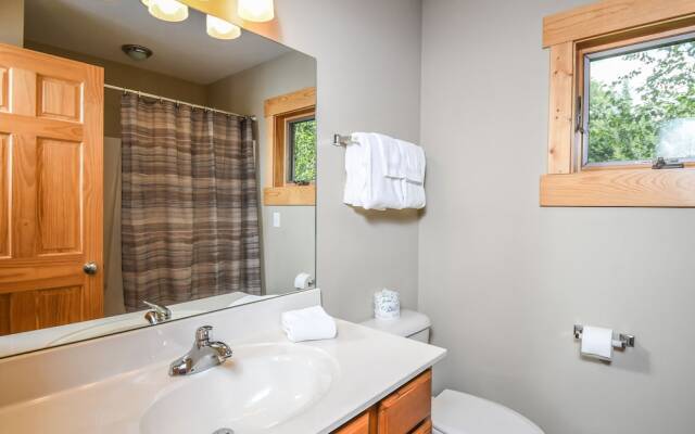 Canopy Escape 3 Bedroom House