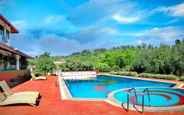 Kadkani Riverside Resort