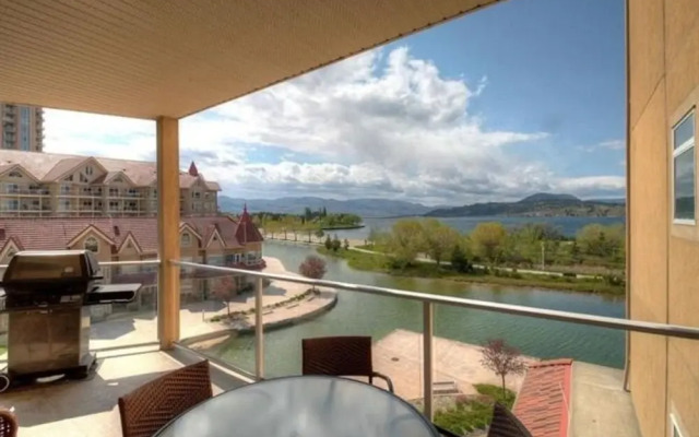 Discovery Bay Resort by KVR