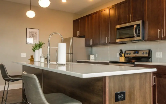 FRONTDESK LC Riversouth 245 Apts Downtown Columbus