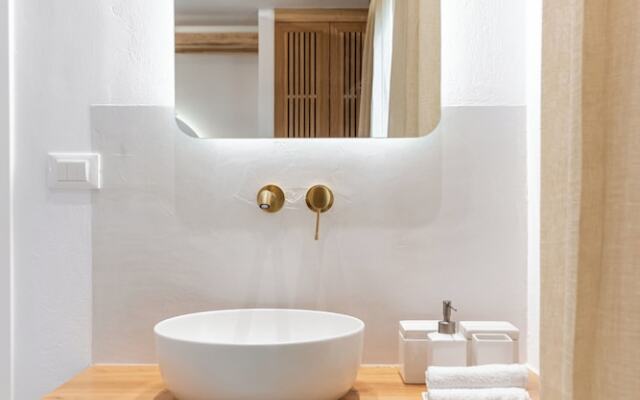 V Luxury Apartments Naxos