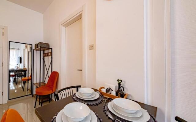 Luxury One-Bedroom Apartment with Private Garden Lukomorye E3