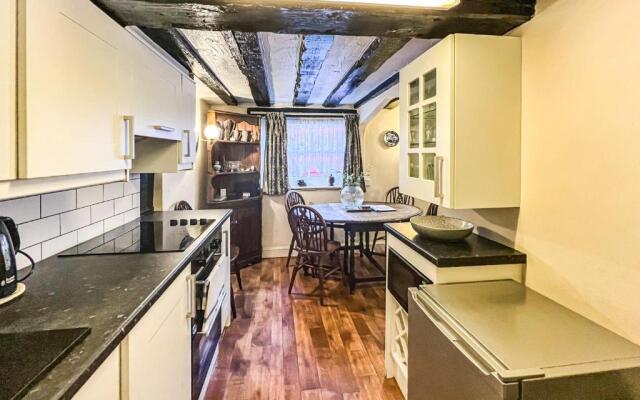 Victoria Cottage 3 Bedroom Grade 2 Listed Cottage Ref#421