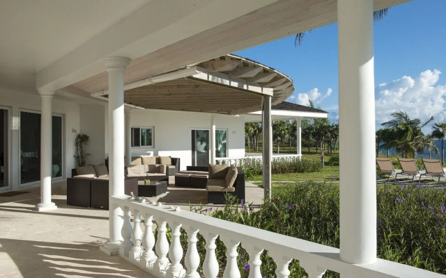 La Bougainvillea Estate 12 Bedroom Duplex