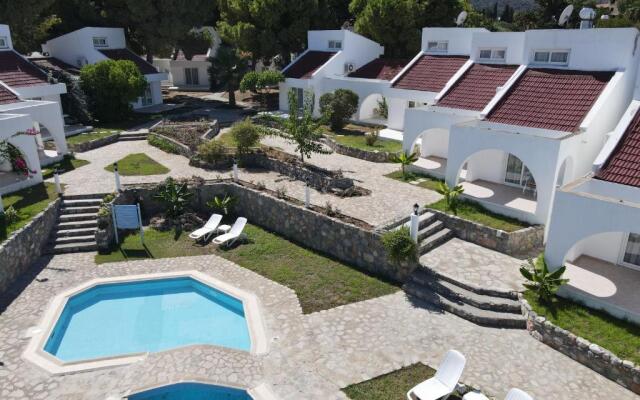Club Lapethos Bungalow