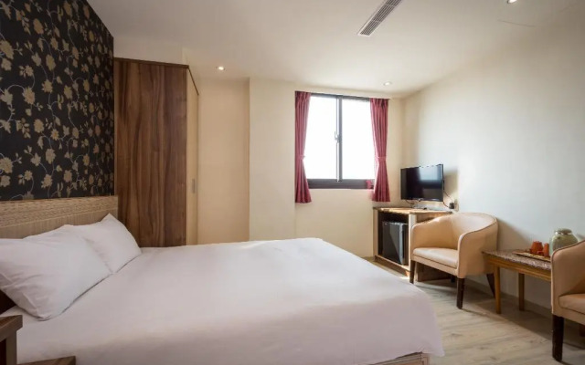 Yadi Hotel
