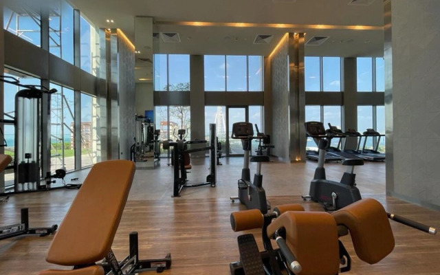 Luxe High Floor Full Seaview