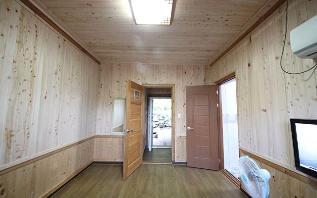 Suncheonman Doyobird Lodge Pension