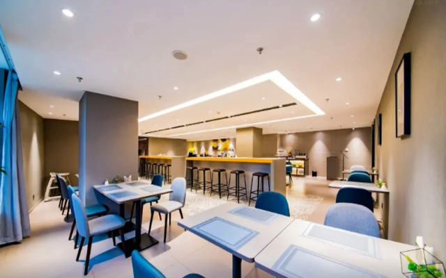 Home Inn Selected Changsha Xiangya Fuyi Furong Square Metro Station