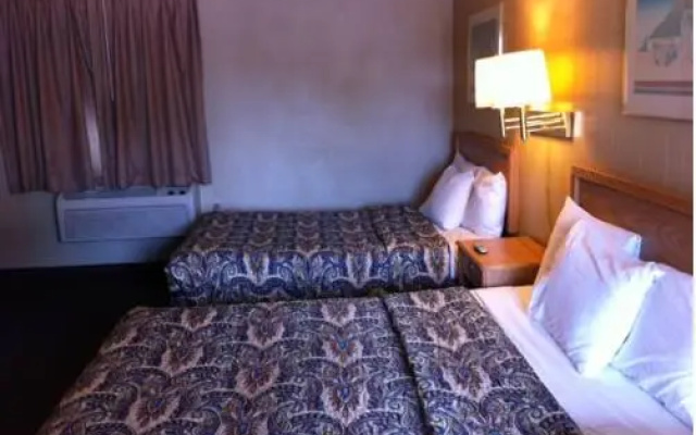 Silver Spur Motel
