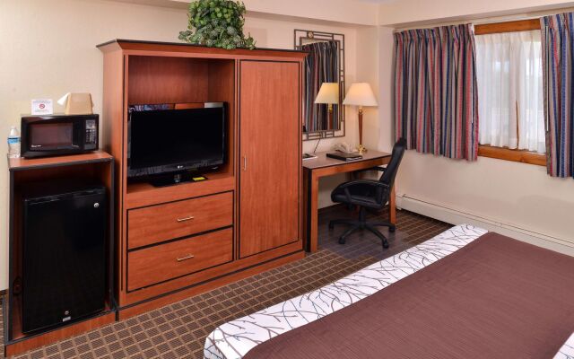 Stillwater Inn & Suites
