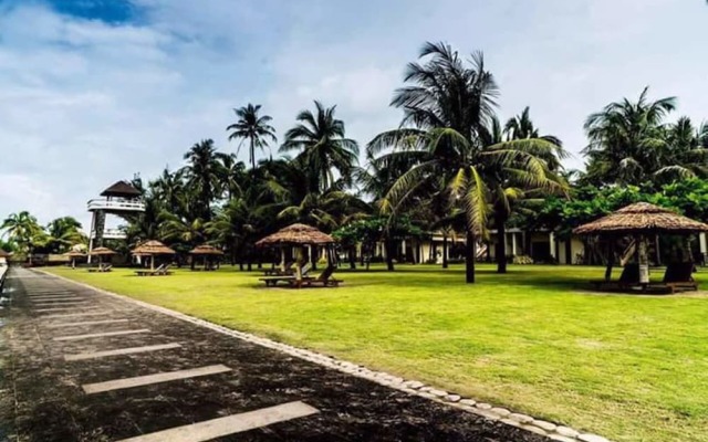 Sunny Paradise Resort