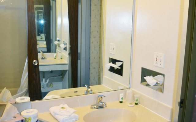 Travelodge by Wyndham Milwaukee