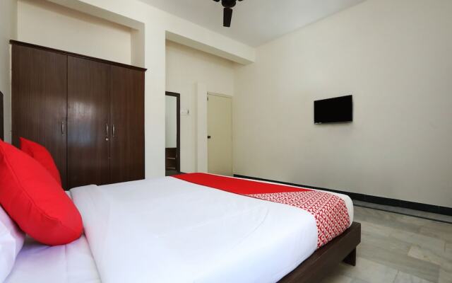 OYO 24663 Dsrr Comforts