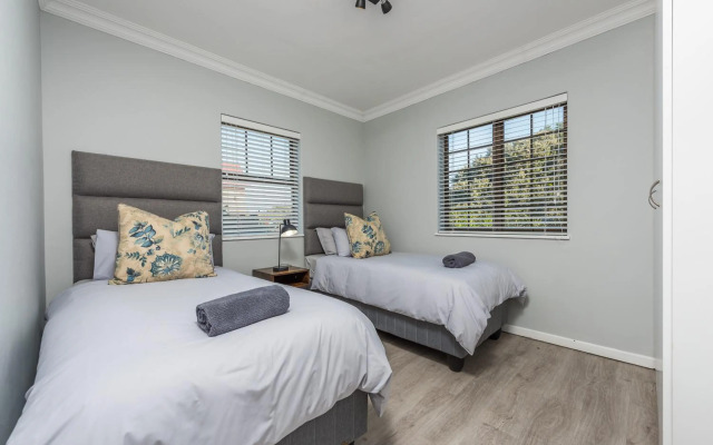 Beacon Wharf , George Hay 4 Holiday Accommodation