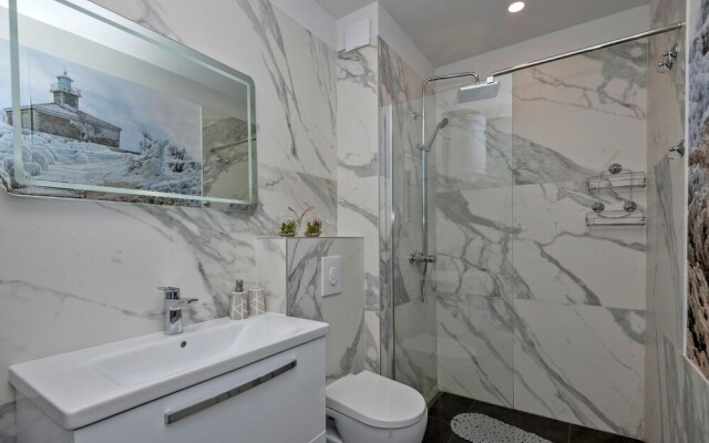 Awesome Apartment in Makarska With Wifi and 1 Bedrooms