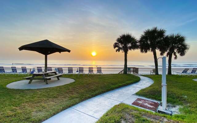 Ocean Court Beachfront Hotel
