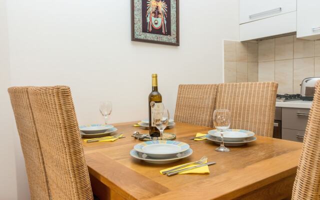 AJP Holidays - Porto Antigo 2 Beachfront Apartment