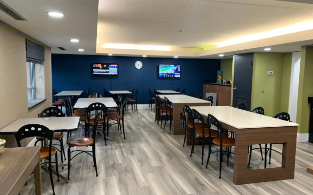 Quality Suites Whitby