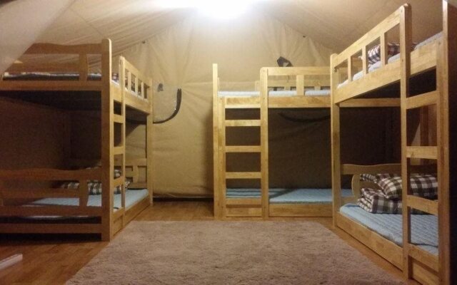 Blue Night Glamping House in Udo - Caravan Park