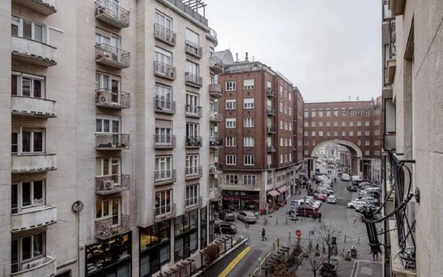 Splendid apartment at Gozsdu Courtyard
