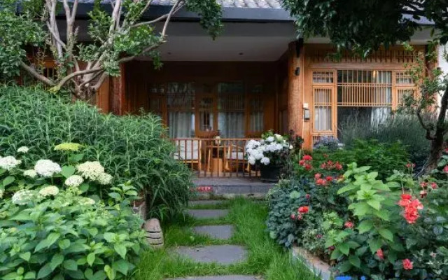 Miaoyuan · Shanqu Pavilion | Light Luxury Garden Accommodation (Lijiang Ancient City South Gate )