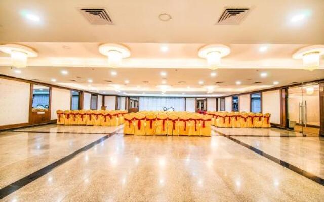 FabHotel Abhinand Grand