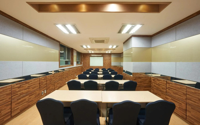 Gyeongju GG Tourist Hotel
