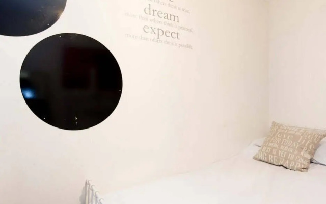 Veeve  House Queen Anne Mews Marylebone
